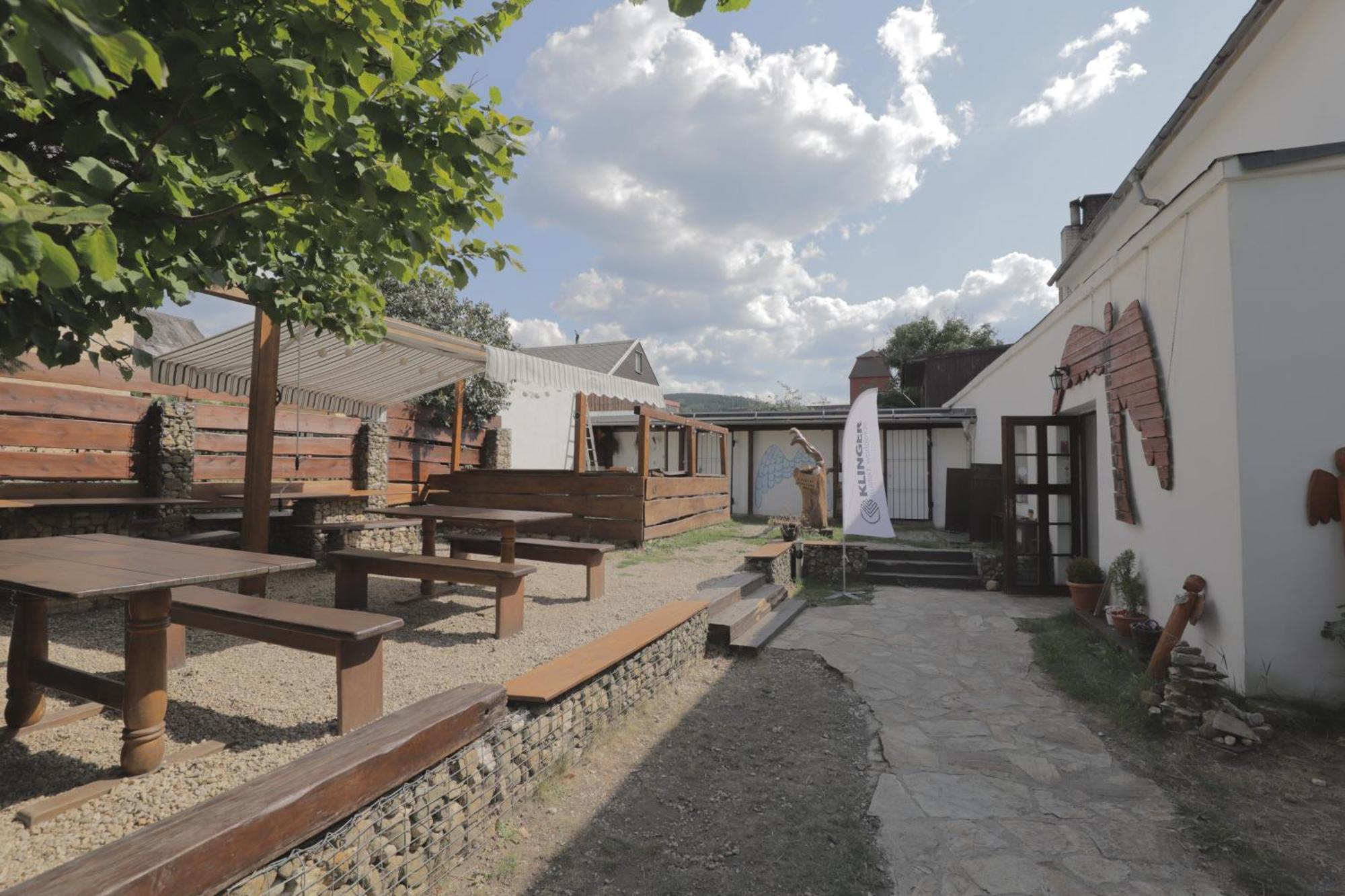 Bike Bistro A Penzion U Vsech Andelu Нове-Место-под-Смркем Экстерьер фото